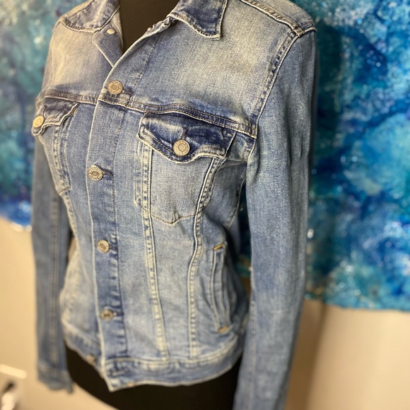 Jean jacket - Picture 10 of 13